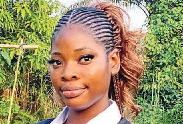 Yoruba Girl Excels In Igbo, Emerges Best Graduating Student At Anambra School